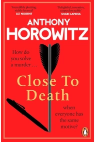 Coberta de CLOSE TO DEATH HOW DO YOU SOLVE A MURDERA WHEN EVERYONE HA