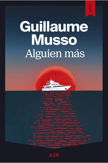 Cubierta de Alguien más — Guillaume Musso
