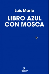 Cubierta de Libro azul con mosca